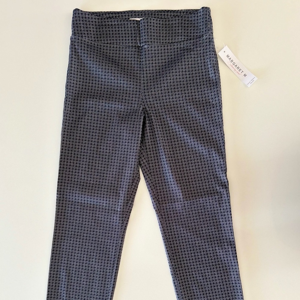 NWT - Margaret M Women’s Black / White Geometric Design Slimming Pants Size M